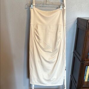 NWT Wear in Good Health Elegant Cream Pencil Skirt Size L Boutique